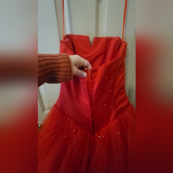 Red Stapless Prom Dress/Gown - Picture 6 of 8